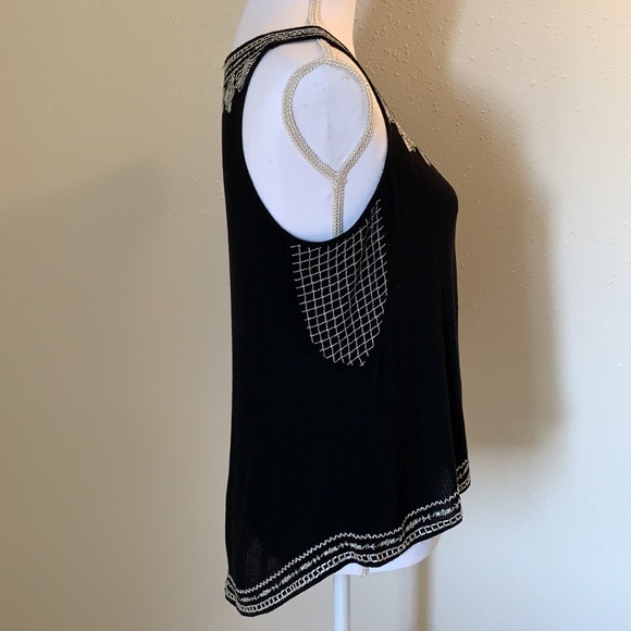 THML top with embroidered design - Picture 2 of 5